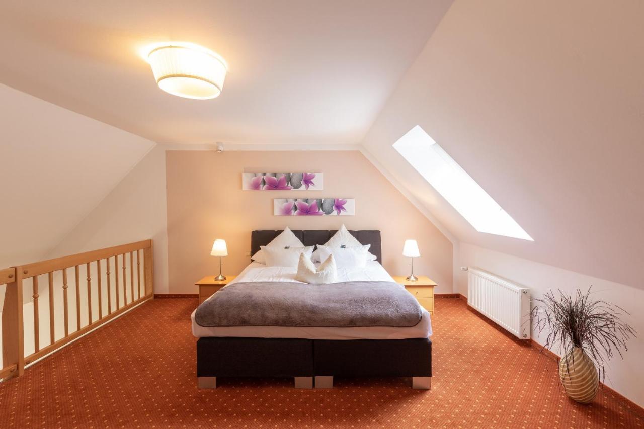Seehotel Lindenhof ลีเคน ภายนอก รูปภาพ