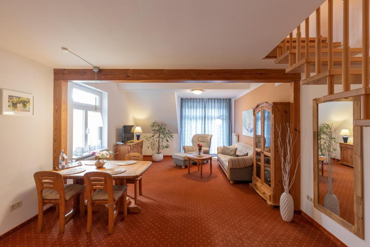 Seehotel Lindenhof ลีเคน ภายนอก รูปภาพ