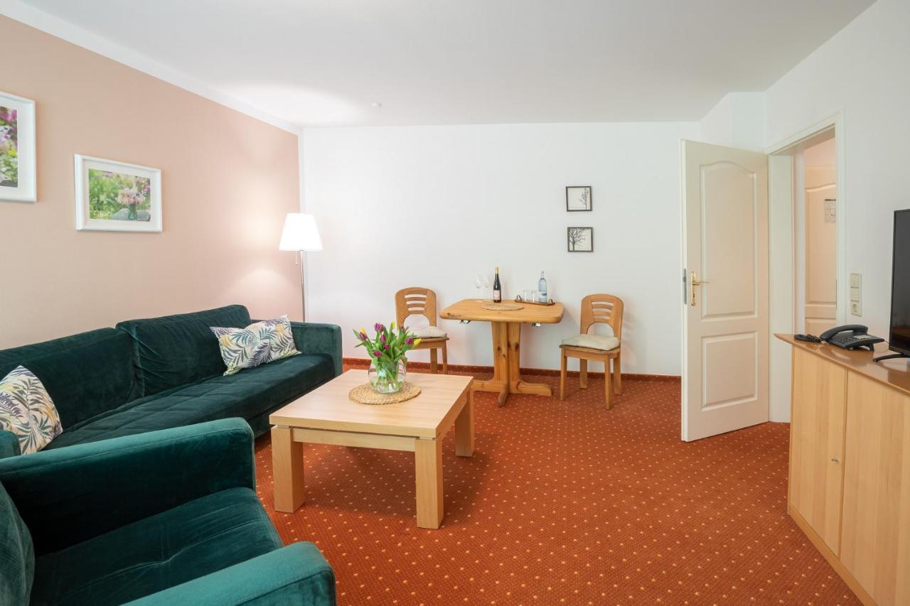 Seehotel Lindenhof ลีเคน ภายนอก รูปภาพ