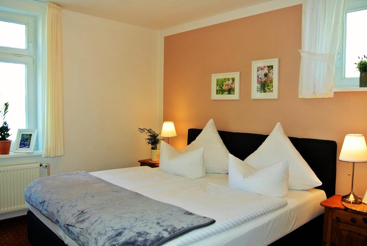Seehotel Lindenhof ลีเคน ภายนอก รูปภาพ