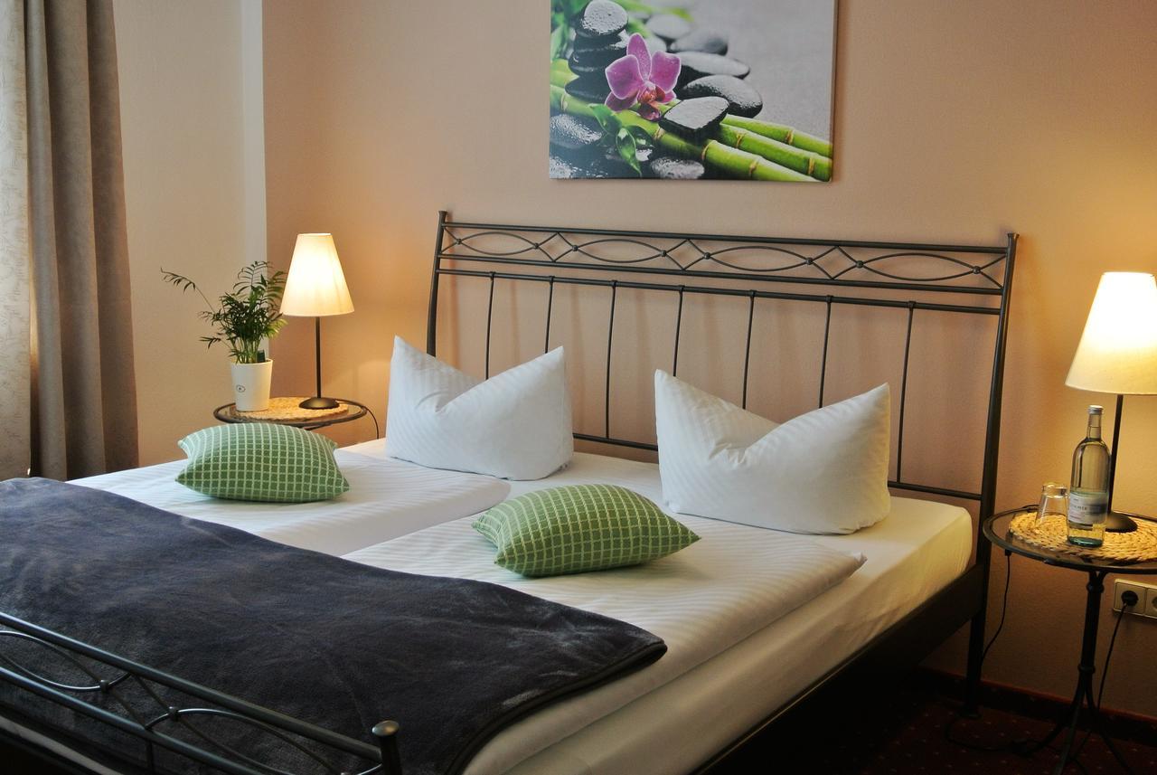 Seehotel Lindenhof ลีเคน ภายนอก รูปภาพ
